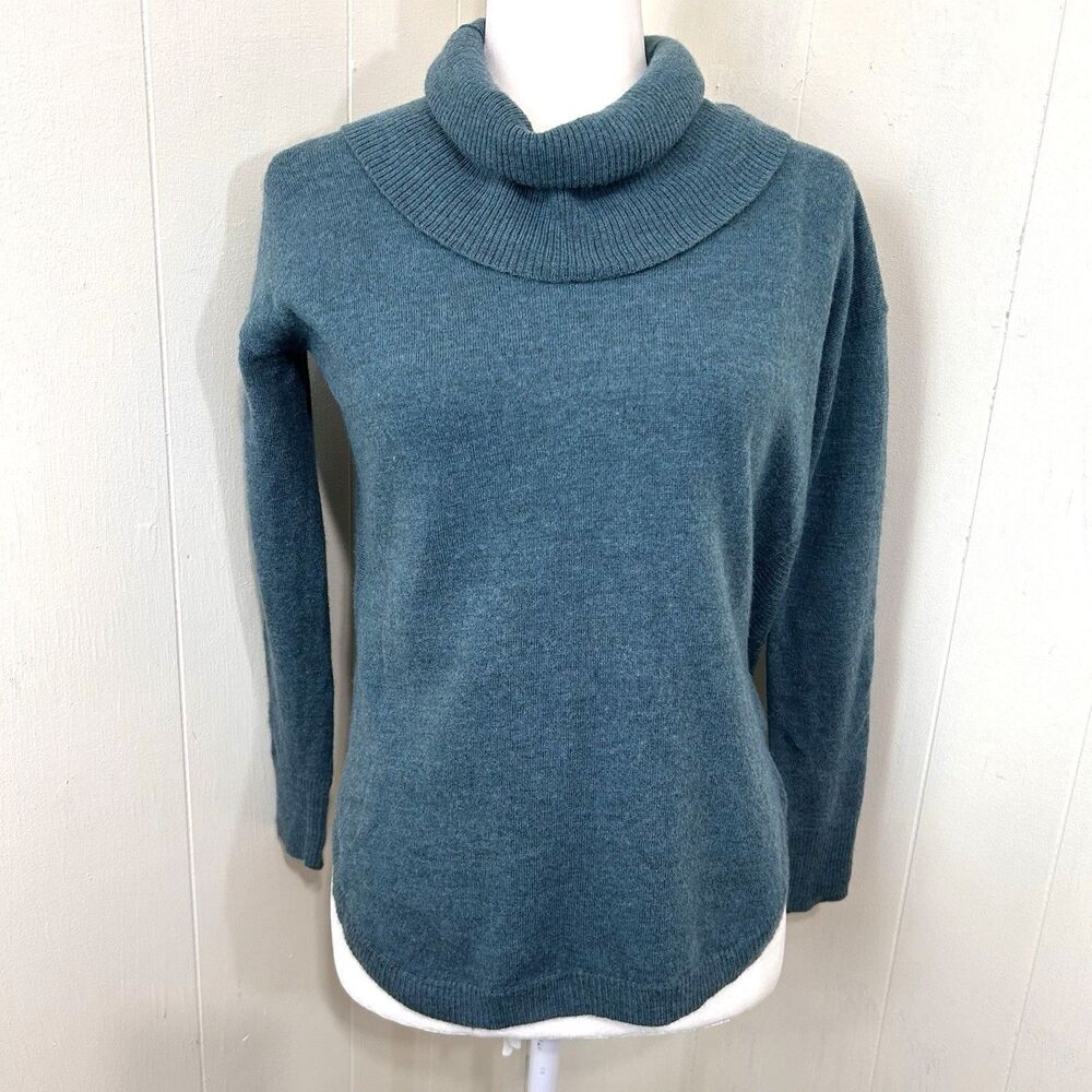 Tahari Women’s 100% Extrafine Merino Wool Pullover Sweater Size Small Green.